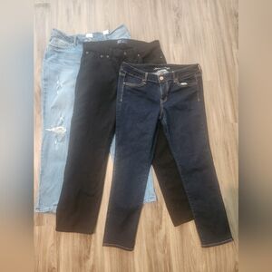 3 pair of jeans Gap and American eagle